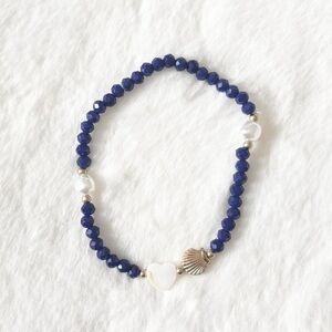 5/$25 🩷 Blue Beaded Heart & Shell Stretch Bracelet